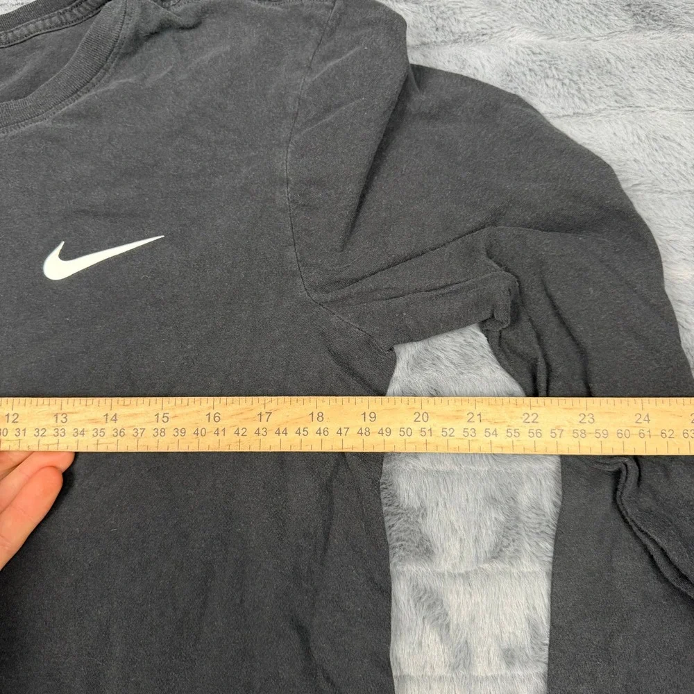 Nike Mens Long Sleeve T-Shirt Athletic Cut Swoosh Logo Black Gray Medium 13564